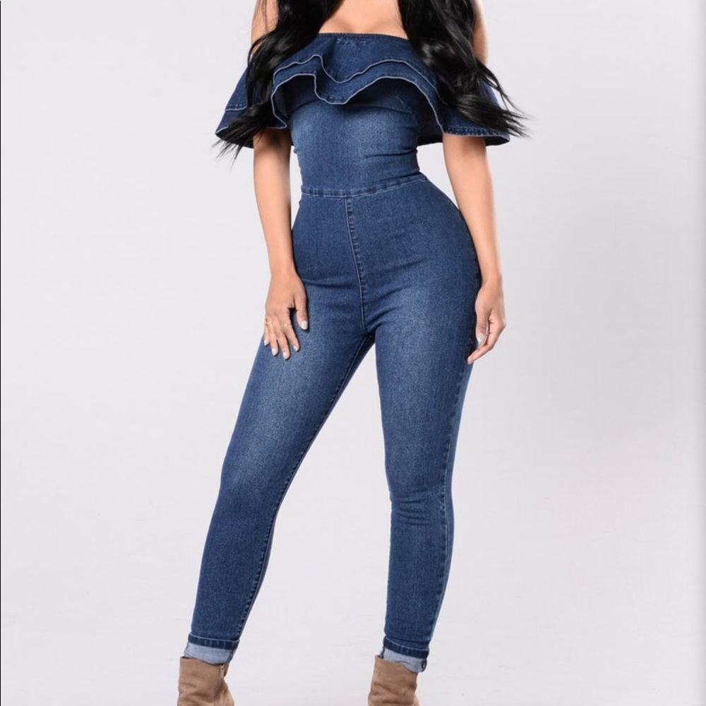 Fashion nova denim romper💘